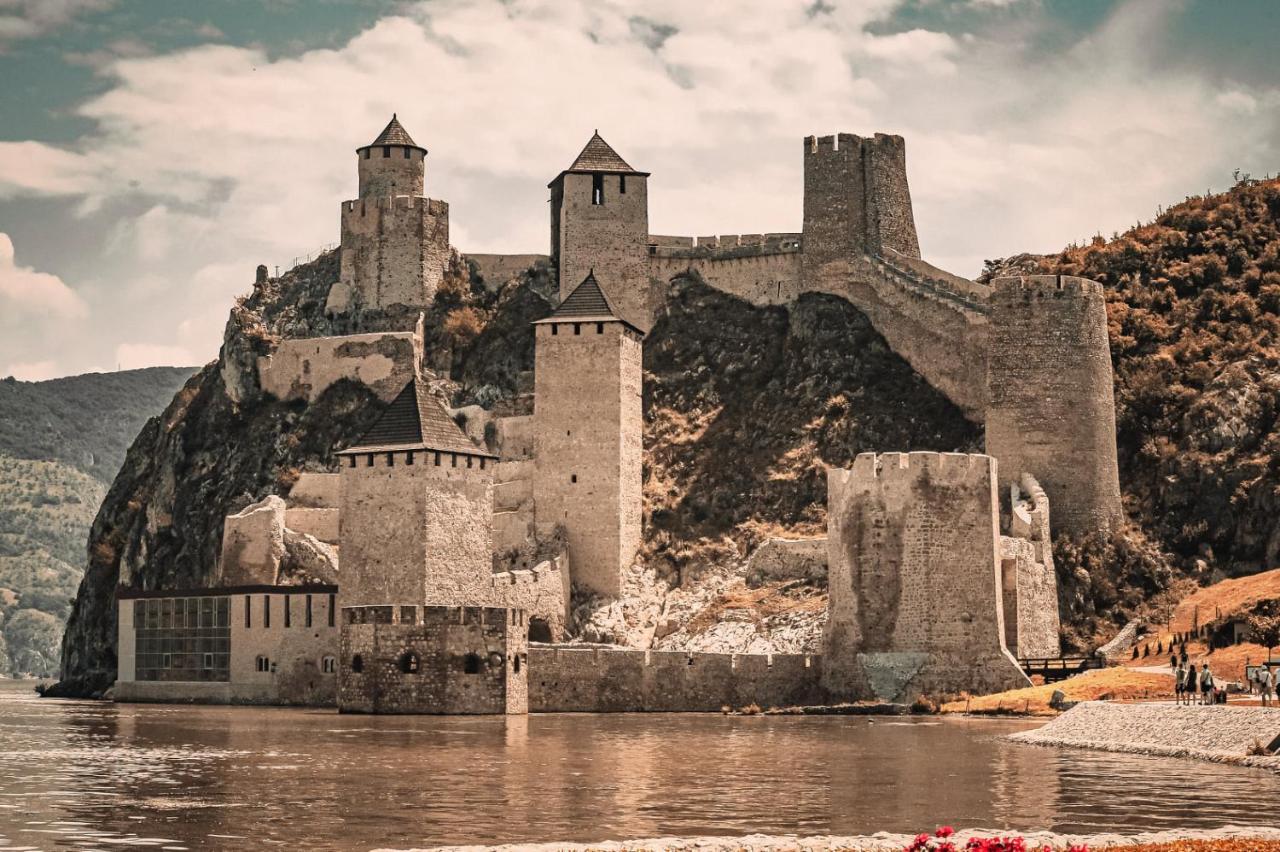 Carobni Breg Vila Golubac Exterior foto